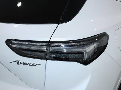 Certified 2023 Buick Envision Avenir image 10