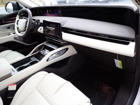 New 2026 Lincoln Nautilus Black Label image 12