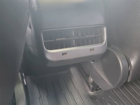 Used 2019 Tesla Model 3 Mid Range image 19