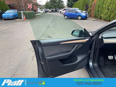 Used 2022 Tesla Model Y Performance image 22