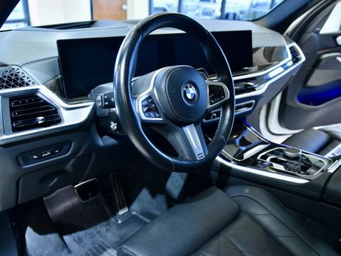 Used 2024 BMW X5 xDrive40i w/ M Sport Package image 12