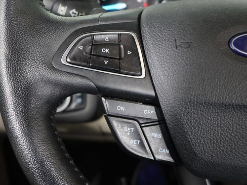 Used 2017 Ford Escape Titanium w/ Equipment Group 301A AWD/4WD image 40