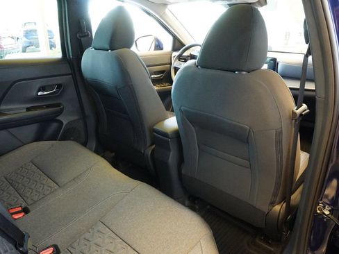 Used 2025 Nissan Kicks SV w/ SV Premium Package image 10