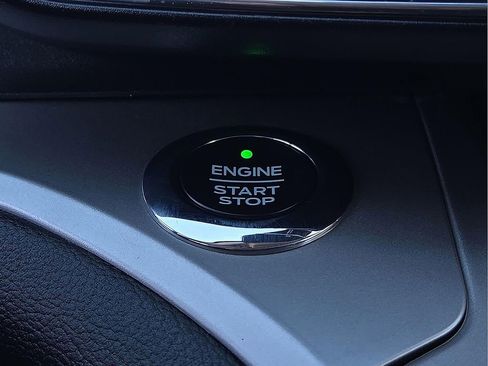 Used 2021 Ford Explorer XLT w/ Equipment Group 202A image 18