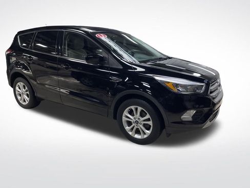 Used 2017 Ford Escape SE image 12