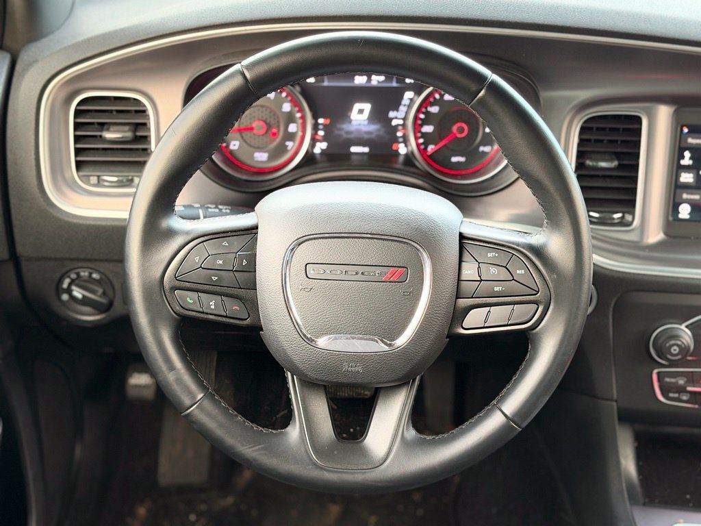 Used 2020 Dodge Charger SXT RWD image 12