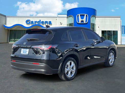 Used 2025 Honda HR-V LX image 6