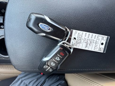 Used 2017 Ford Explorer XLT w/ Equipment Group 202A image 40