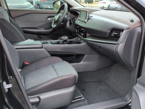 Used 2021 Nissan Rogue SV image 19