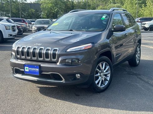 Used 2018 Jeep Cherokee Limited AWD/4WD image 1