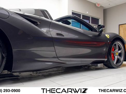 Used 2022 Ferrari F8 Tributo RWD image 38