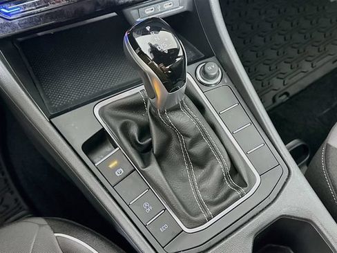Certified 2025 Volkswagen Jetta Sport FWD image 17