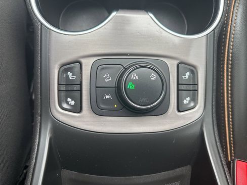 Used 2022 GMC Terrain AT4 image 29