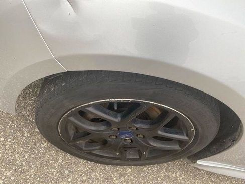 Used 2015 Ford Focus SE w/ SE Sport Package FWD image 27
