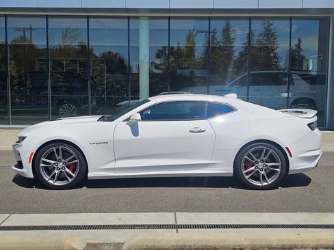 Used 2020 Chevrolet Camaro SS w/ LPO, Ground Effects Package RWD image 2