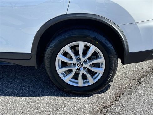 Certified 2020 Nissan Rogue SV image 21