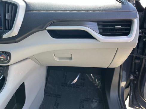 Used 2019 GMC Terrain SLT w/ Preferred Package FWD image 30