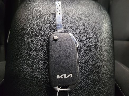 Used 2022 Kia Forte LXS FWD image 32
