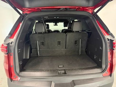 Used 2023 Chevrolet Traverse RS AWD/4WD image 9