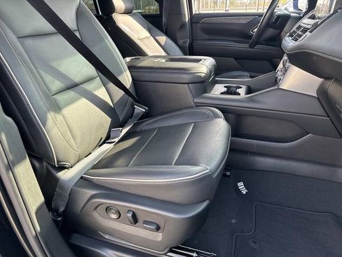 Used 2022 GMC Yukon SLT w/ SLT Premium Package RWD image 11