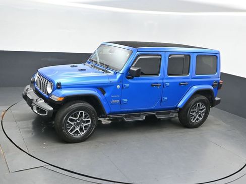 Used 2024 Jeep Wrangler Sahara w/ Technology Group image 34