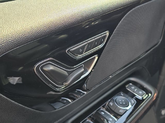 Used 2024 Lincoln Aviator AWD w/ Premium Package image 10