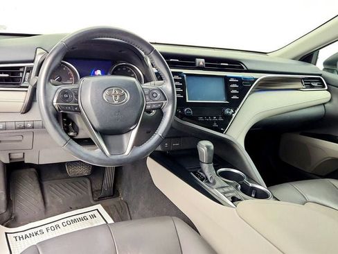 Used 2018 Toyota Camry XLE FWD image 13