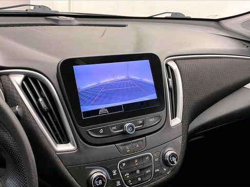 Used 2022 Chevrolet Malibu LT image 20