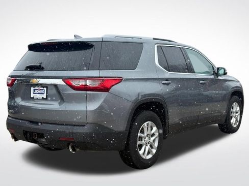 Used 2018 Chevrolet Traverse LT image 2