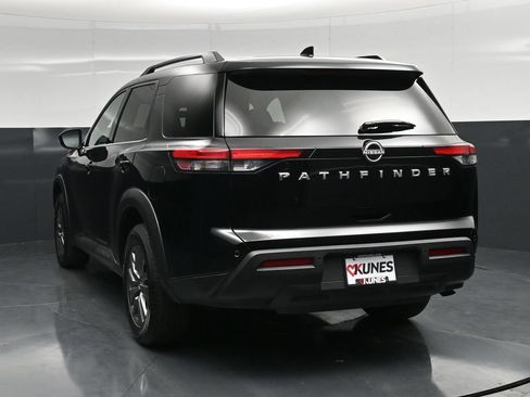 Used 2025 Nissan Pathfinder SV FWD image 10