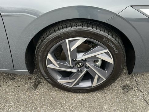 Used 2025 Hyundai Elantra Sport image 8