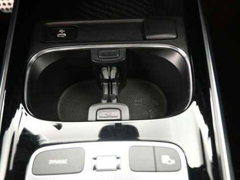 Used 2024 Mercedes-Benz GLB 250 image 4