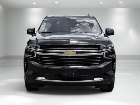Used 2024 Chevrolet Suburban LT w/ LT Signature Plus Package RWD image 5