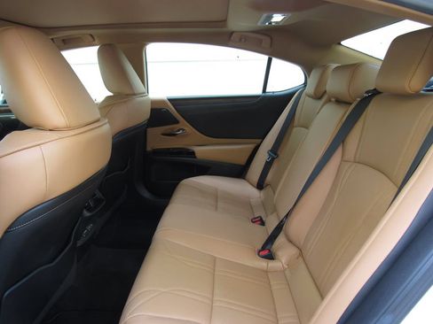 Used 2022 Lexus ES 350 w/ Luxury Package FWD image 14