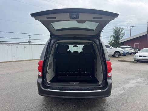Used 2019 Dodge Grand Caravan SE w/ UConnect Hands-Free Group FWD image 30