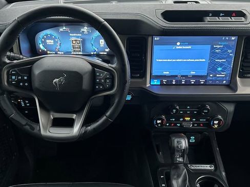 Used 2025 Ford Bronco Outer Banks image 12