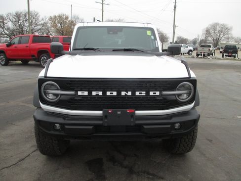 Used 2022 Ford Bronco Wildtrak image 11