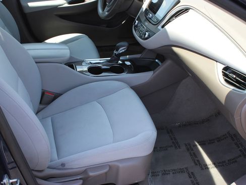 Used 2022 Chevrolet Malibu LT FWD image 22