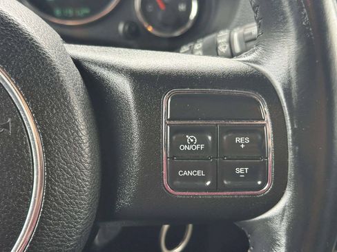 Used 2015 Jeep Wrangler Unlimited Rubicon w/ Dual Top Group AWD/4WD image 29
