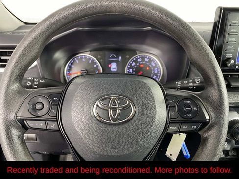 Used 2021 Toyota RAV4 LE AWD/4WD image 14