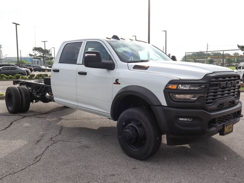 New 2026 RAM 4500 Tradesman AWD/4WD image 3