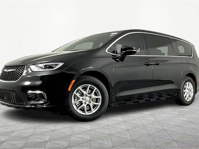 New 2026 Chrysler Pacifica Select