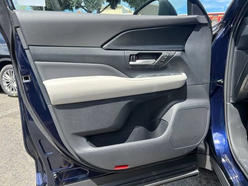 Used 2026 Toyota Grand Highlander AWD Hybrid image 39