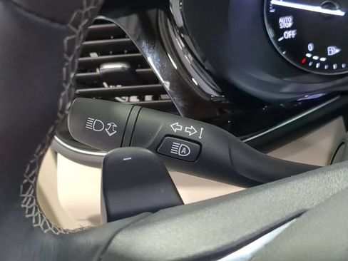 Used 2023 Buick Envision Avenir FWD image 33