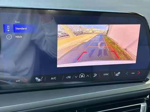 New 2026 Chevrolet Traverse LT FWD image 21