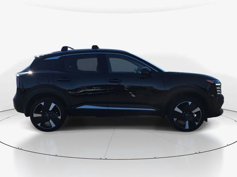 New 2026 Nissan Kicks SR FWD image 4