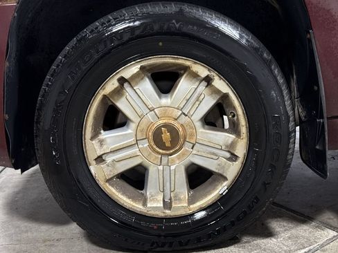 Used 2008 Chevrolet Suburban LT w/ LT Preferred Equipment Group AWD/4WD image 26