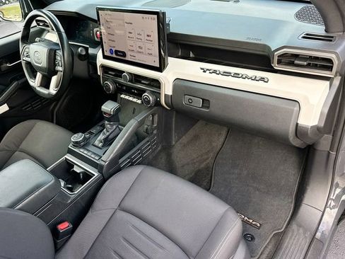 Used 2024 Toyota Tacoma TRD Off-Road image 26