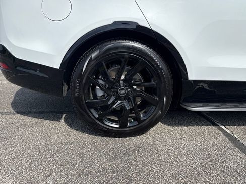 New 2025 Land Rover Discovery Dynamic SE image 25