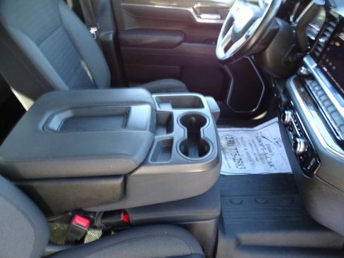 Used 2023 GMC Sierra 1500 4x4 Crew Cab SLE w/ X31 Off-Road Package image 43